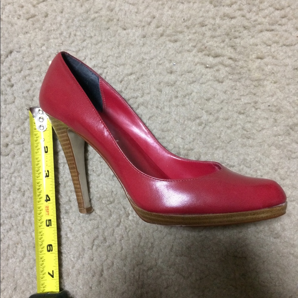 Red heels - Picture 3 of 3